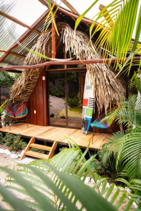 El Gato Rojas Surf Hostel